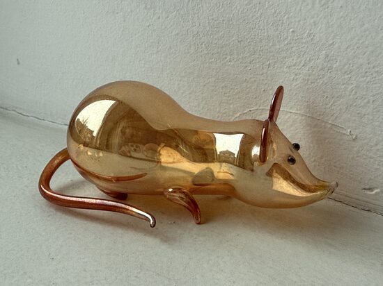 Стеклянная мышь