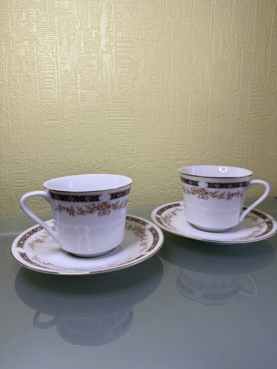 Фарфоровая чашка