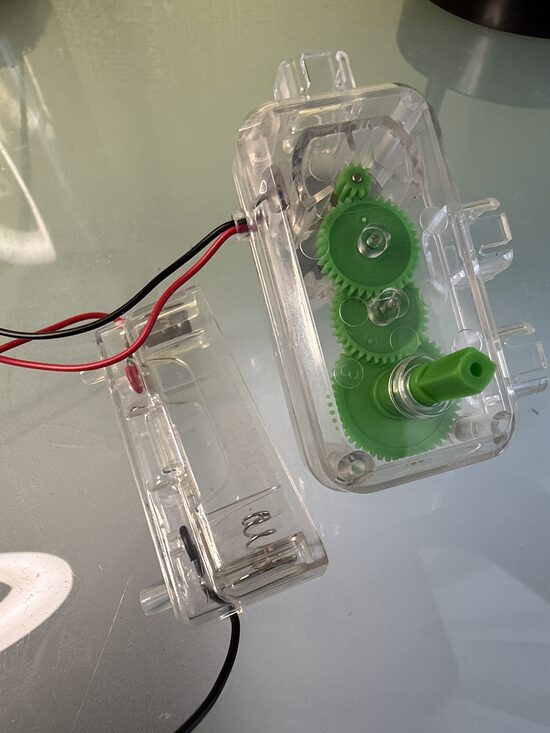 Игрушка- элеткромотор